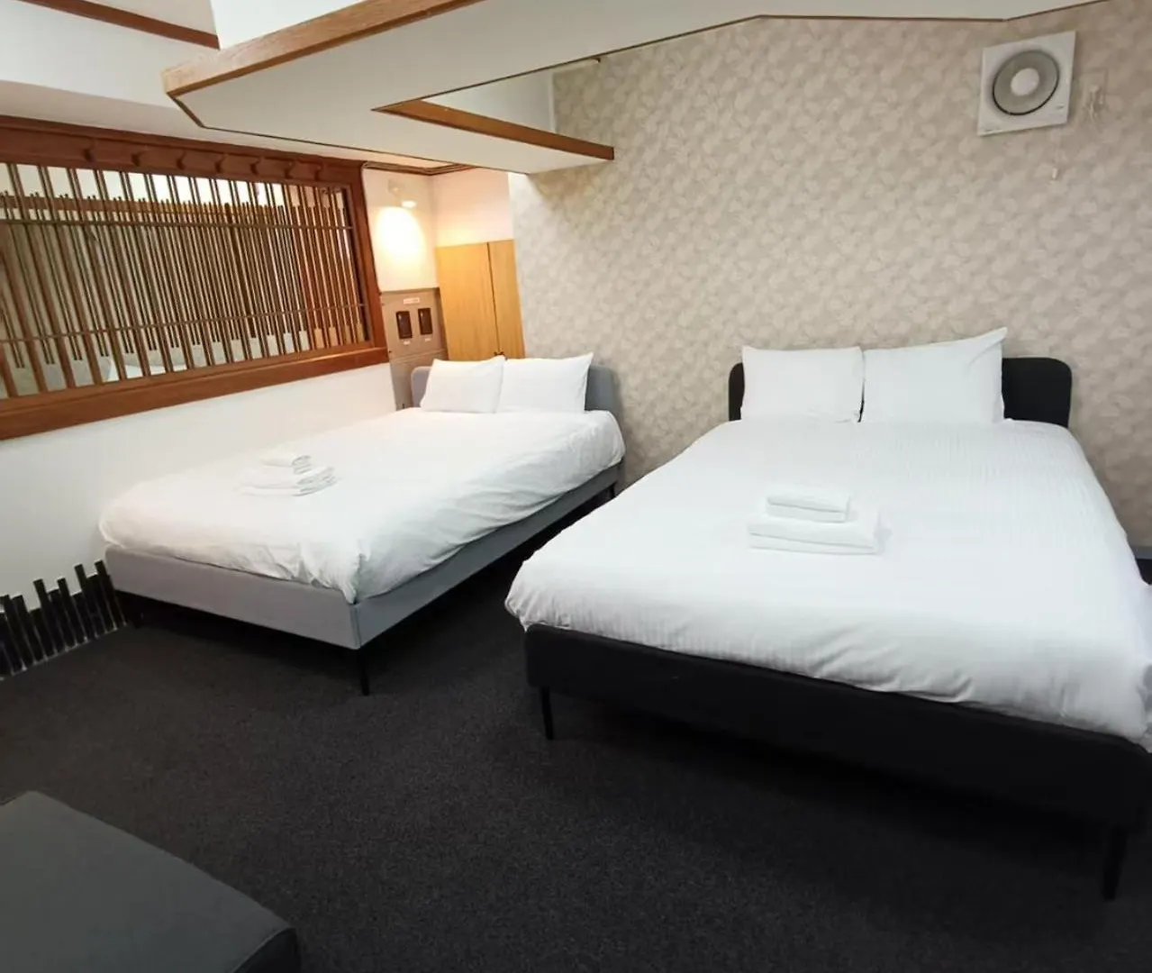 Hotel apartamentowy 天满桥 Guest House #有电梯 #步行大阪城 #赏樱花必打卡点 #直达梅田 京都 #多浴室多厕所非常适合家庭客人入住 #免费wifi