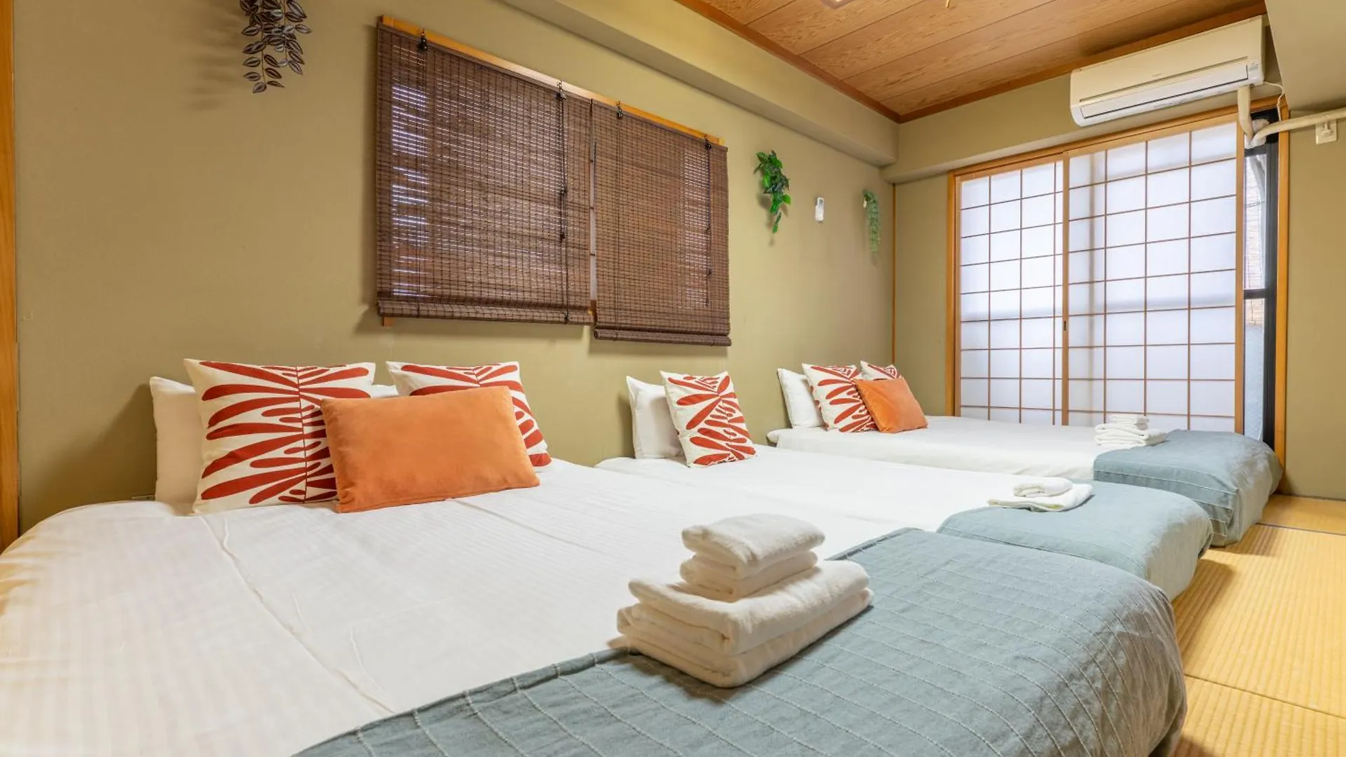Lejlighedshotel 天满桥 Guest House #有电梯 #步行大阪城 #赏樱花必打卡点 #直达梅田 京都 #多浴室多厕所非常适合家庭客人入住 #免费wifi Japan
