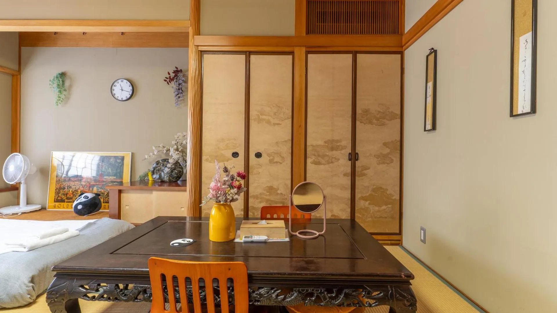 天满桥 Guest House #有电梯 #步行大阪城 #赏樱花必打卡点 #直达梅田 京都 #多浴室多厕所非常适合家庭客人入住 #免费wifi Lejlighedshotel Osaka